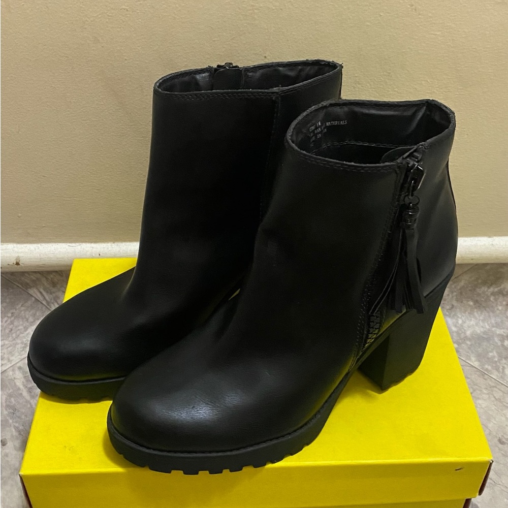 Ankle bootie